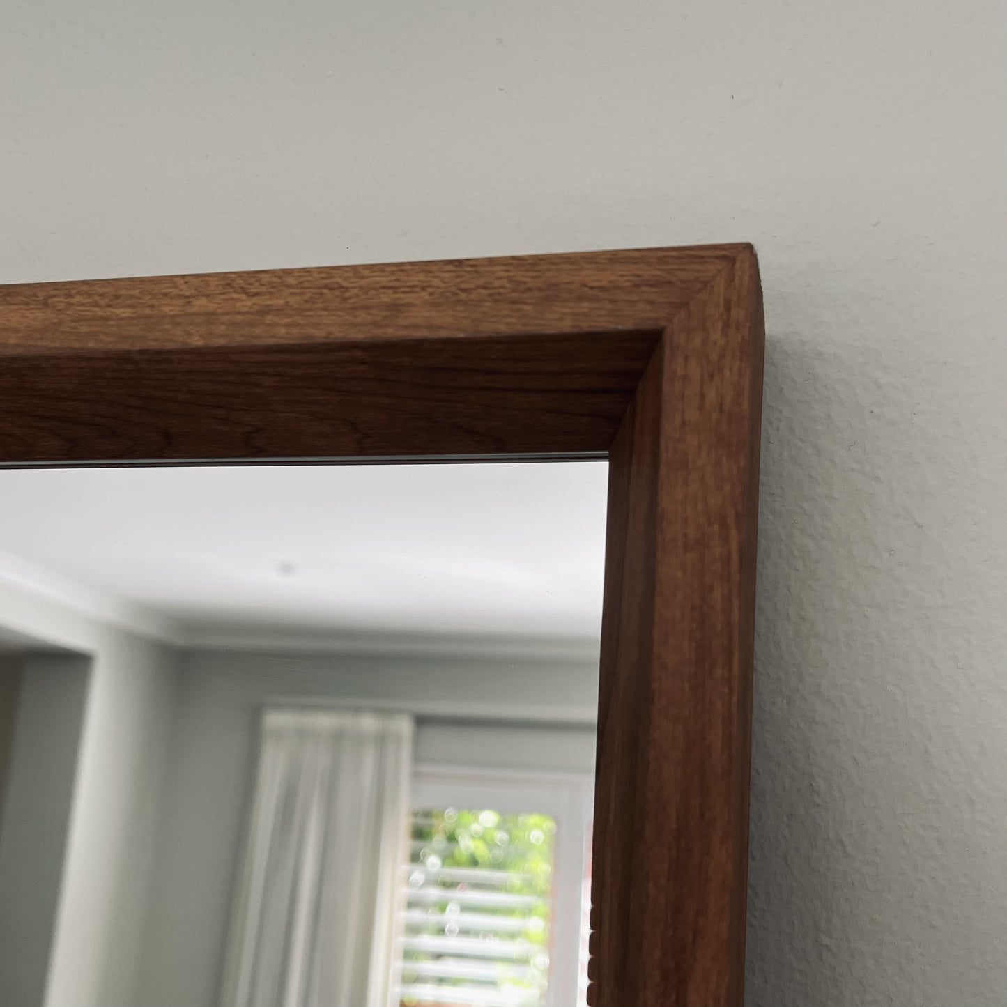 Freestanding Mountable Mirror